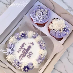 Shop a beautiful Mother’s Day Mini Bento Box with cake and cupcakes. Freshly baked and affordable. Now R280 (was R300). Order today!